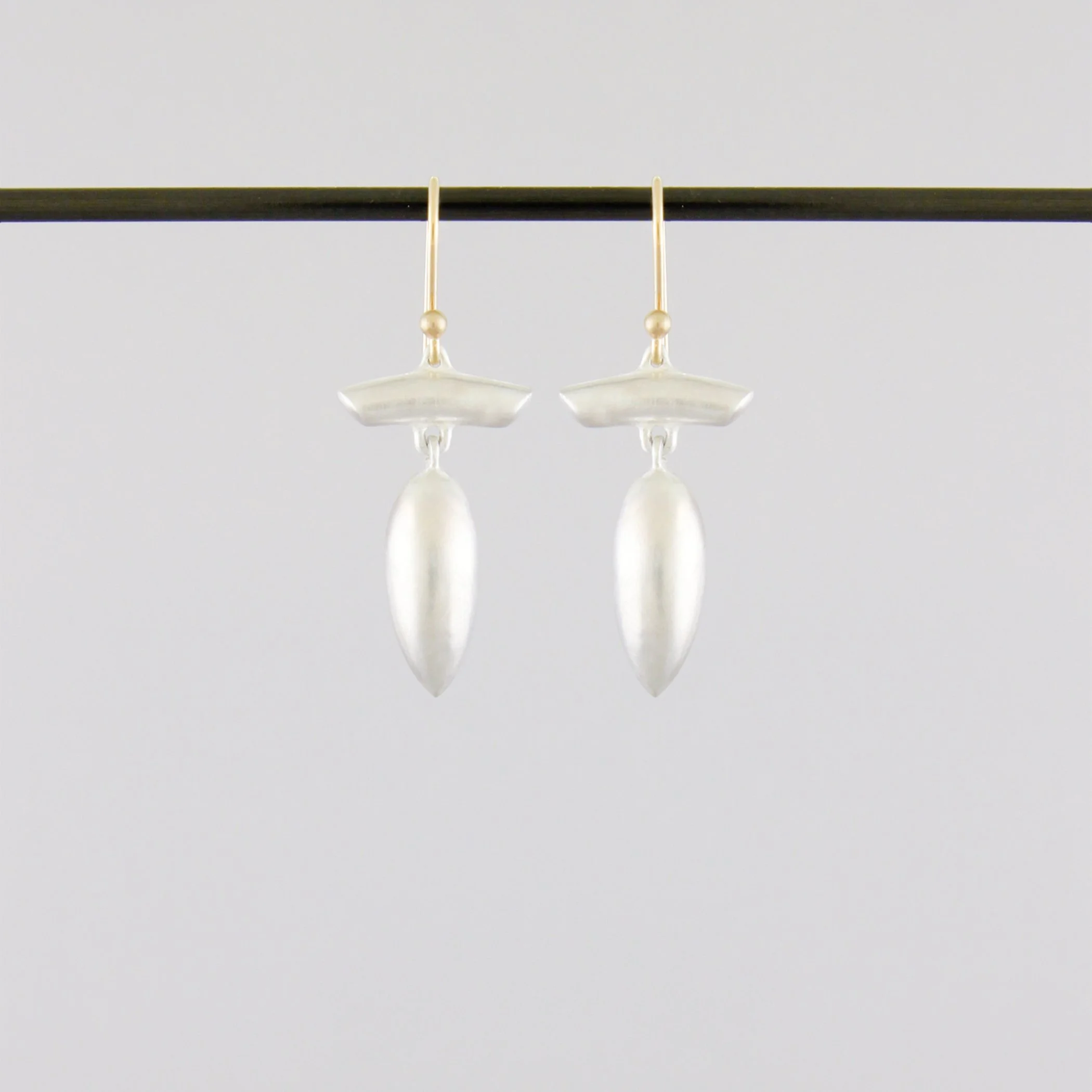 テッドミューリング　Ted Muehling ブローチ　ヤエカ　新品 Ted Muehling Earrings Berries 1976 年以来、テッド ミューリングは